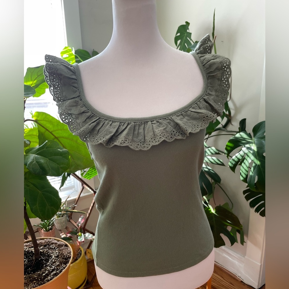 NWT American Eagle Ruffled Top 🪩